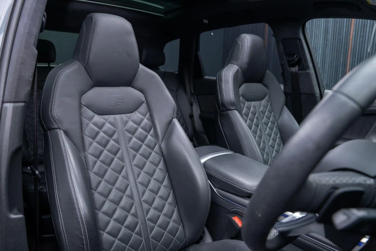 Vehicle Image 7