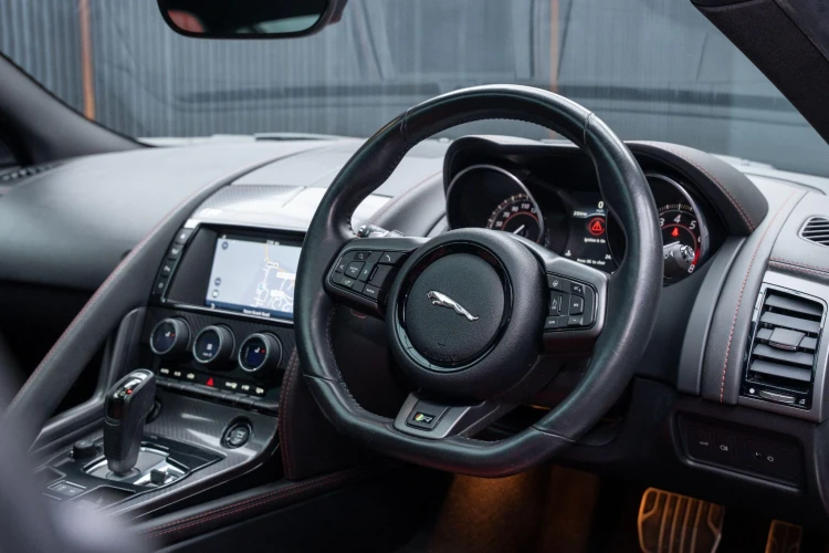 Vehicle Image 8