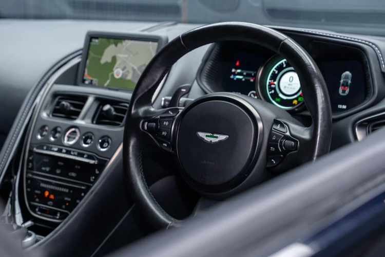 Vehicle Image 11