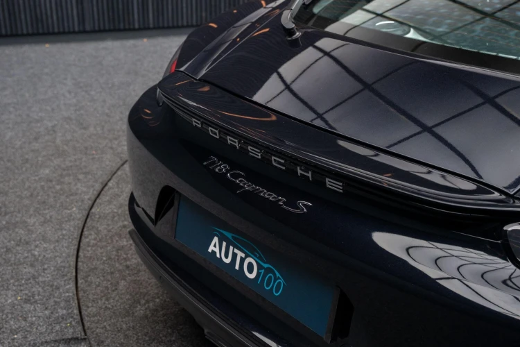Vehicle Image 25
