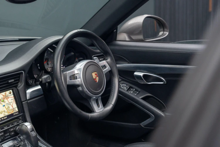 Vehicle Image 36