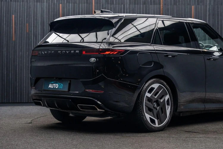 Vehicle Image 21