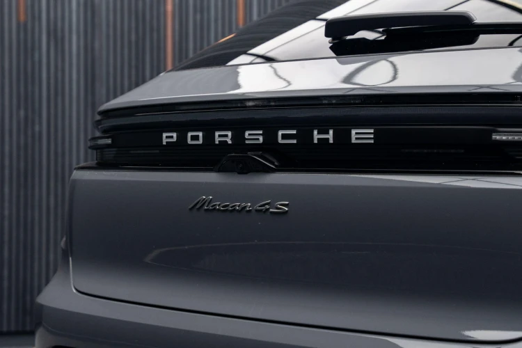 Vehicle Image 20