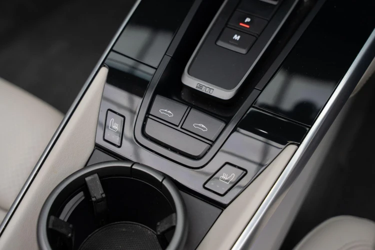 Vehicle Image 30