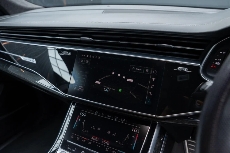 Vehicle Image 10