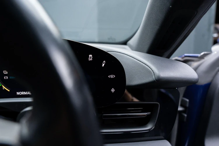 Vehicle Image 30