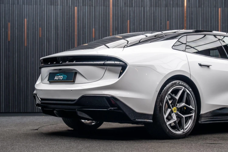 Vehicle Image 21