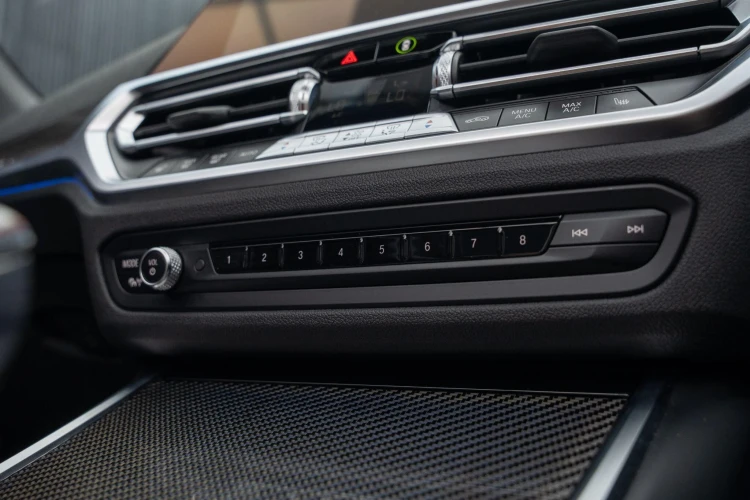 Vehicle Image 37