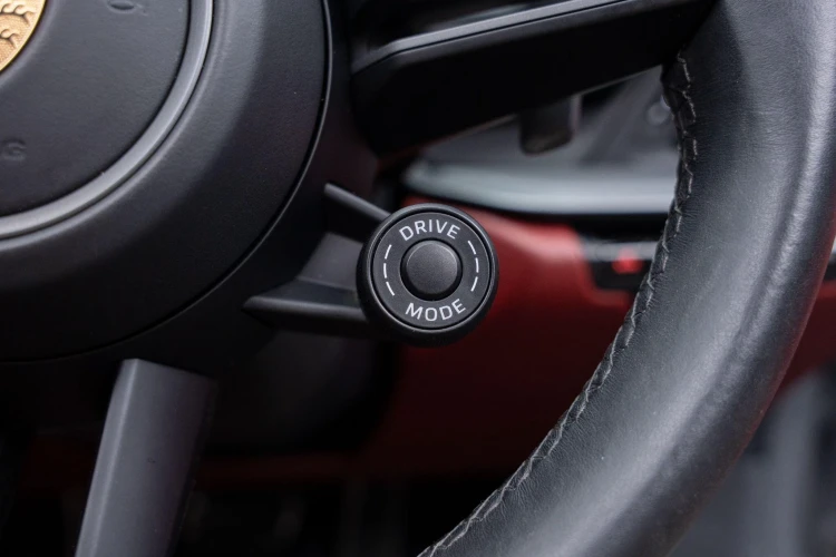 Vehicle Image 30