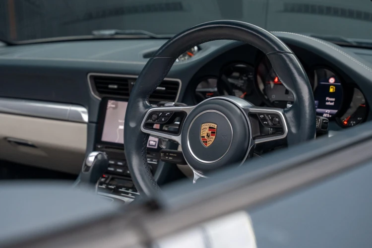 Vehicle Image 23