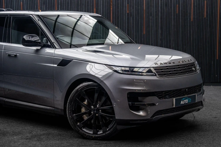 Vehicle Image 9