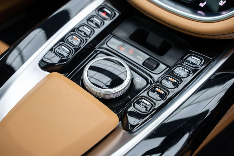 Vehicle Image 20