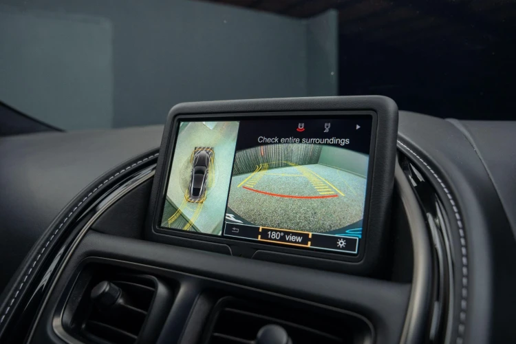 Vehicle Image 6