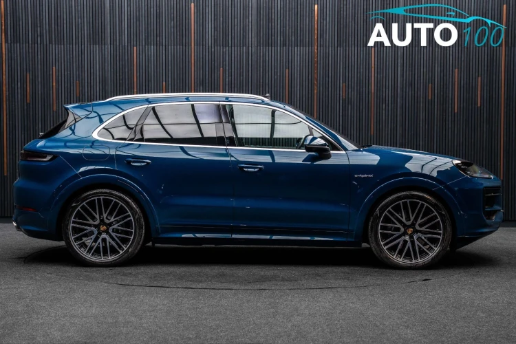 Vehicle Image 11