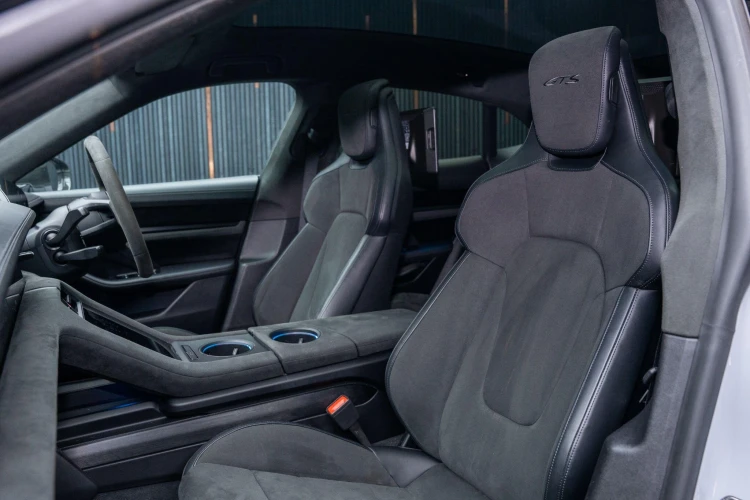 Vehicle Image 42