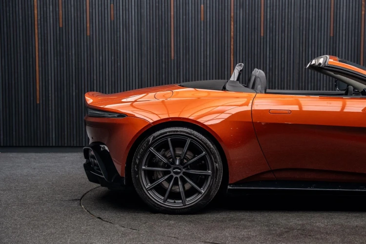 Vehicle Image 21