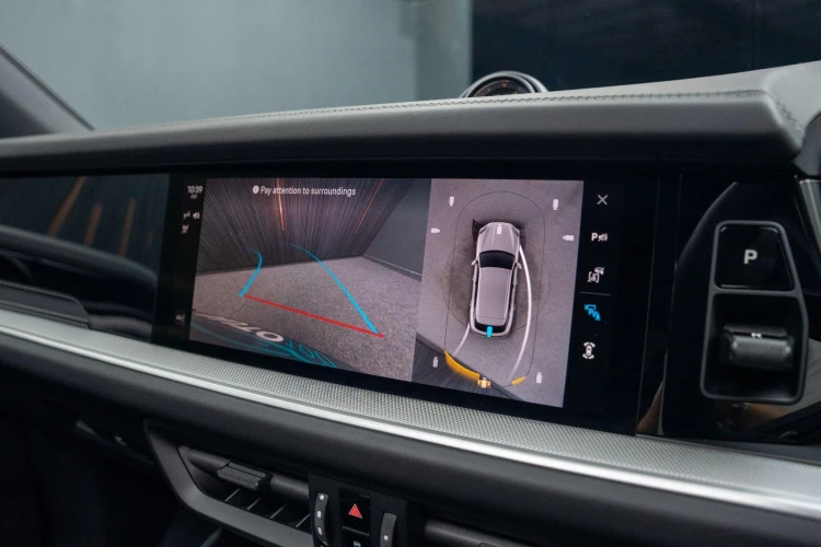 Vehicle Image 8