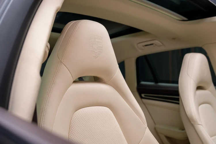 Vehicle Image 30