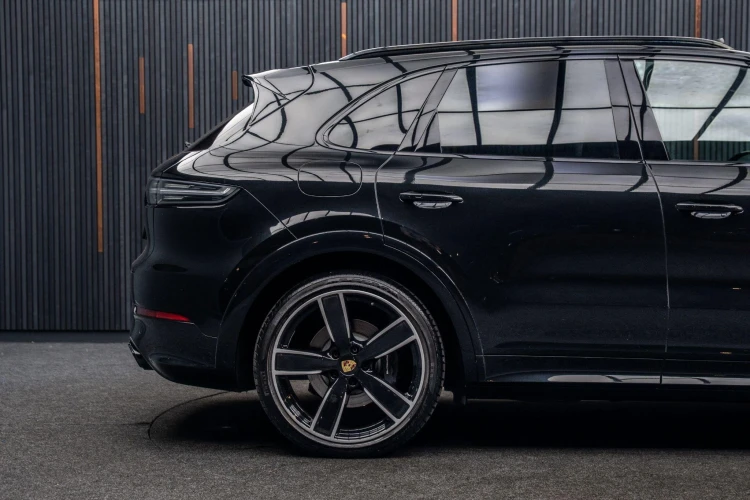 Vehicle Image 19