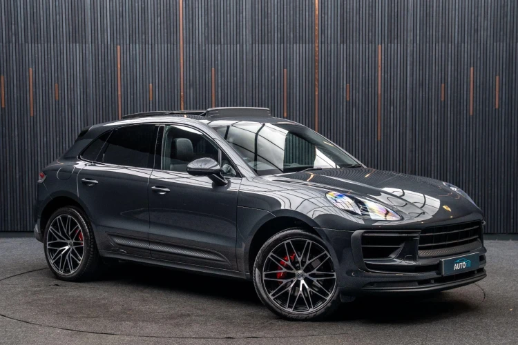 Vehicle Image 13