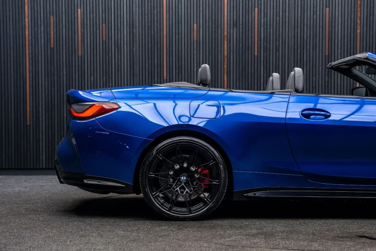 Vehicle Image 21