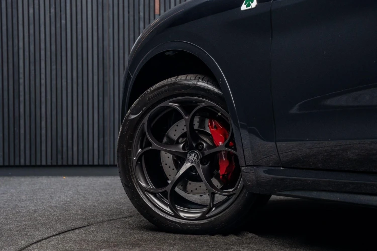 Vehicle Image 30