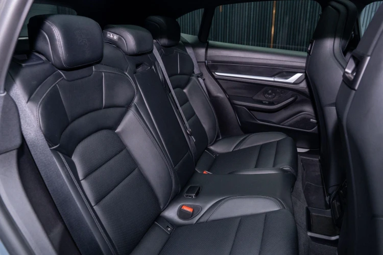 Vehicle Image 36