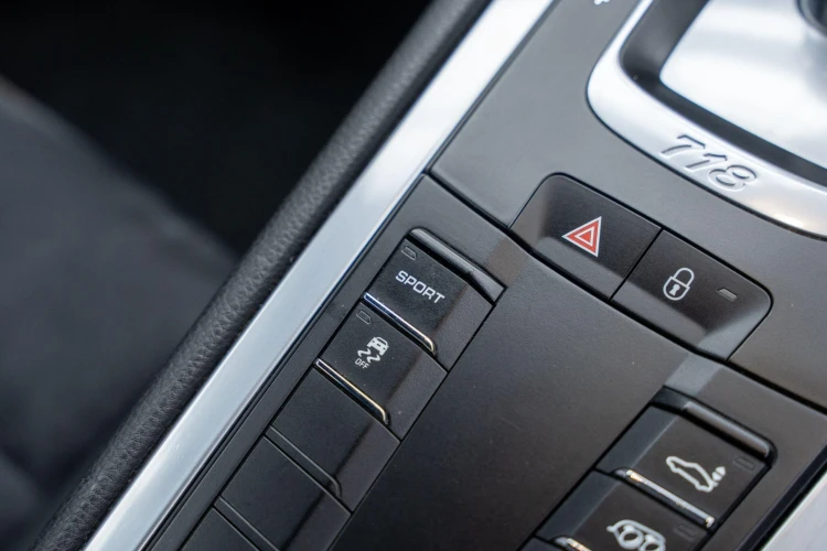 Vehicle Image 30