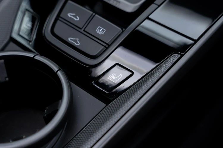 Vehicle Image 30