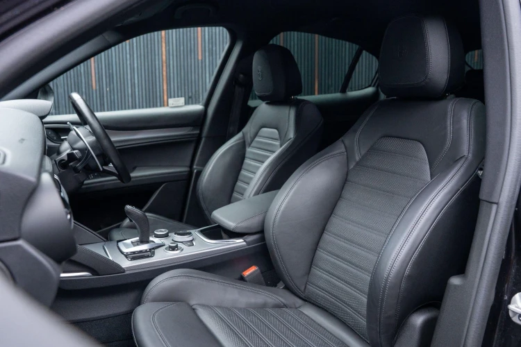 Vehicle Image 38