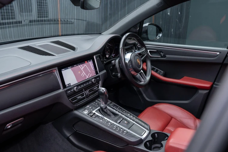 Vehicle Image 14