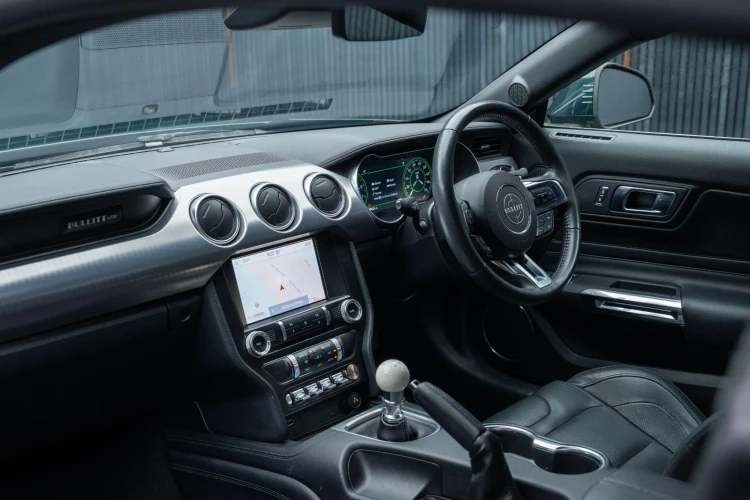 Vehicle Image 32
