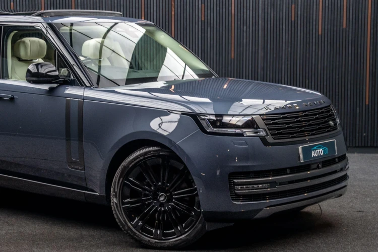 Vehicle Image 9