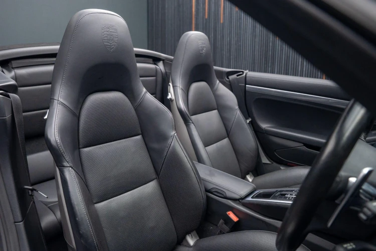 Vehicle Image 14