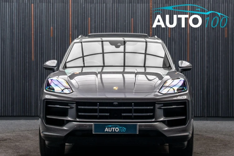 Vehicle Image 9