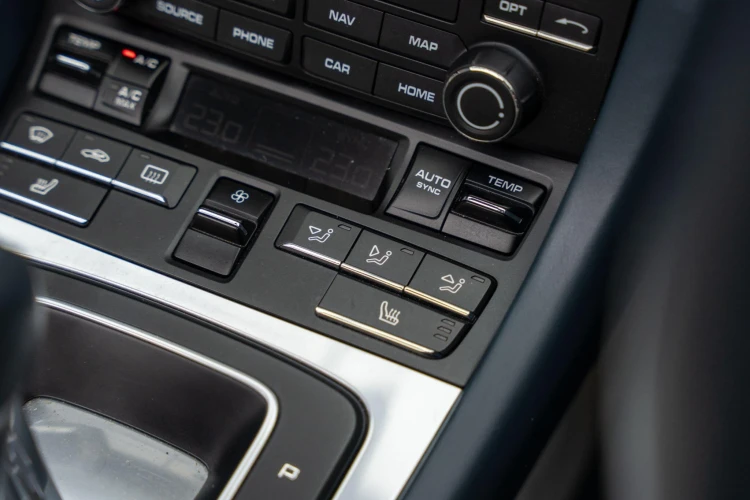Vehicle Image 35