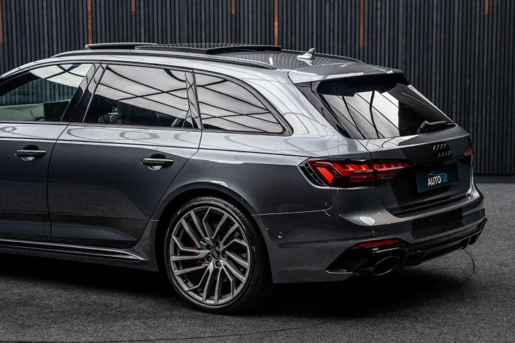 Vehicle Image 9