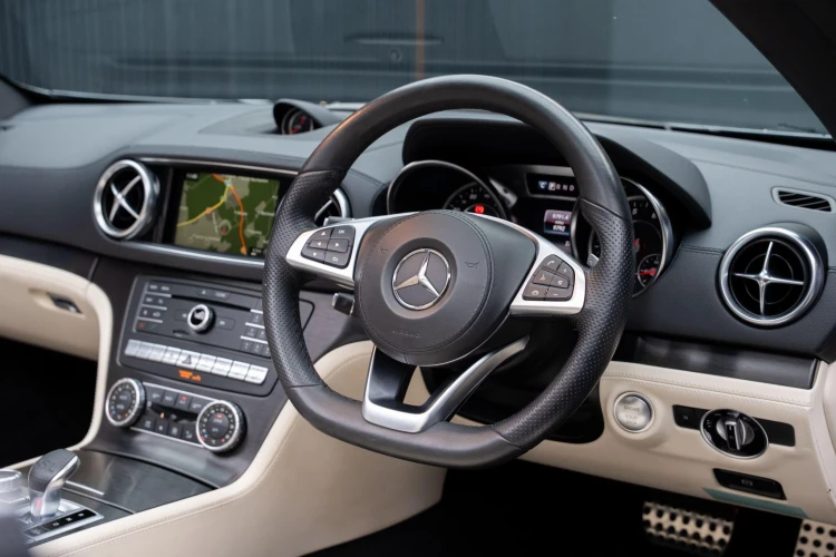Vehicle Image 9