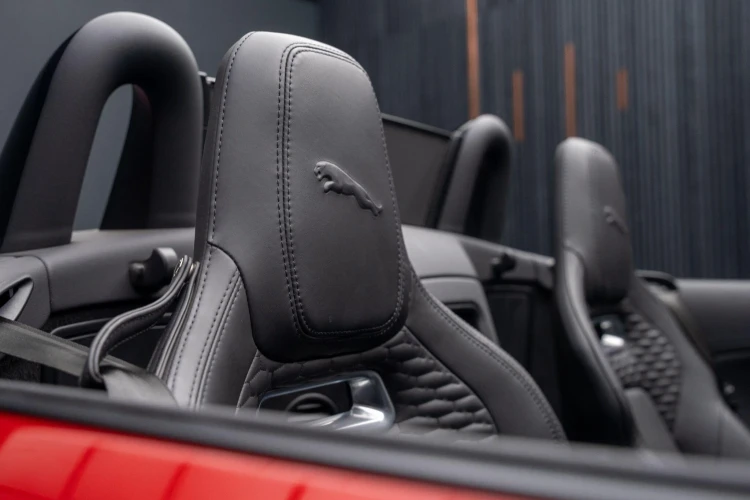 Vehicle Image 13