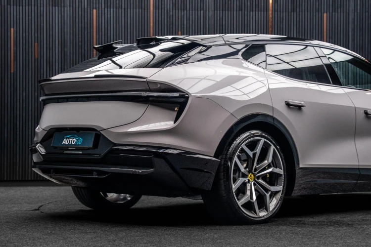 Vehicle Image 21