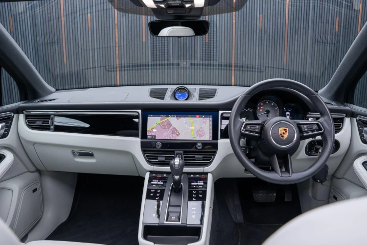 Vehicle Image 38