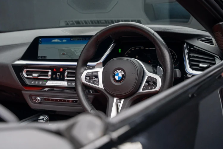 Vehicle Image 15
