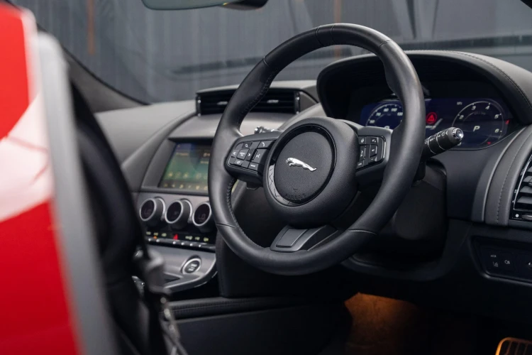 Vehicle Image 11