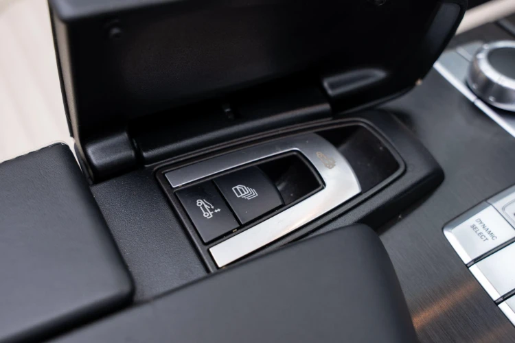 Vehicle Image 33