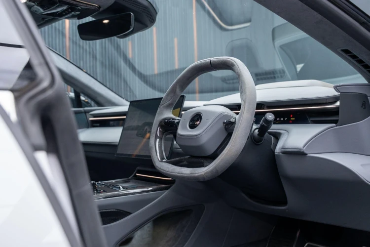 Vehicle Image 4