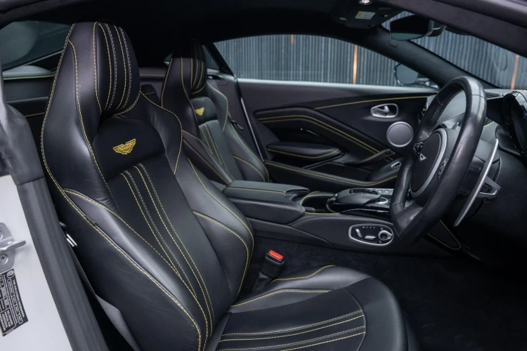 Vehicle Image 12