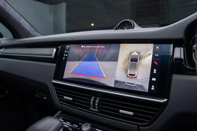 Vehicle Image 10