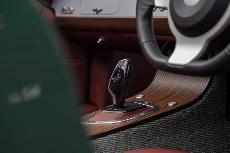 Vehicle Image 35