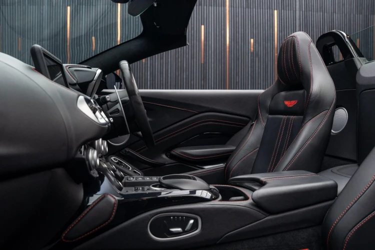Vehicle Image 35