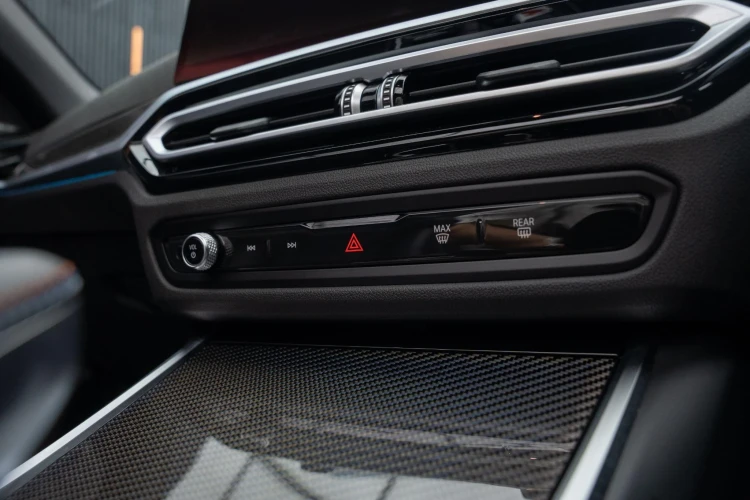 Vehicle Image 38